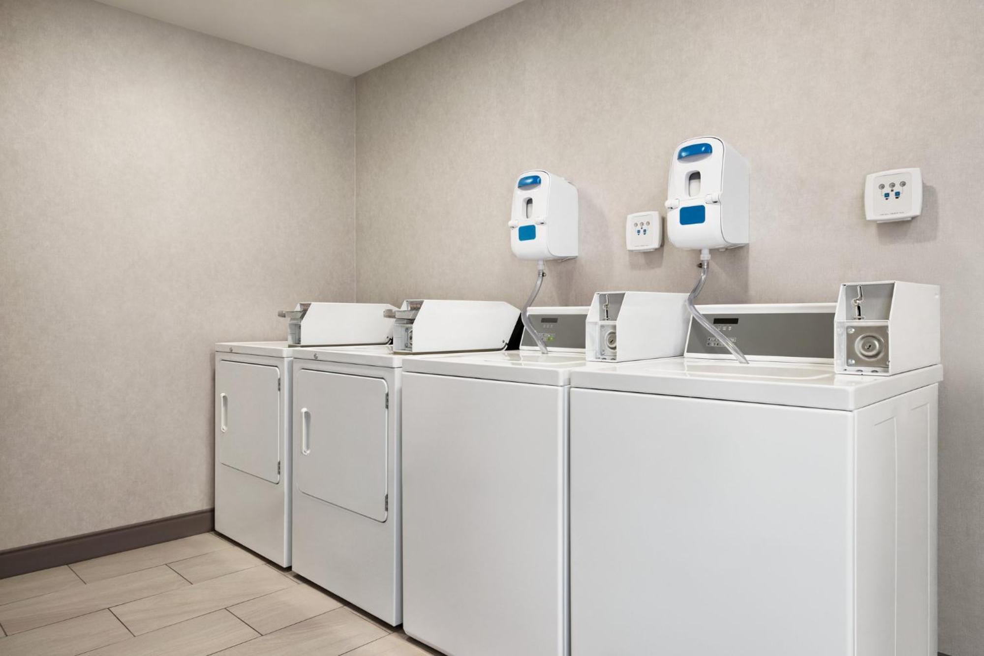 Holiday Inn Express Syracuse Airport By Ihg North Syracuse Exteriér fotografie
